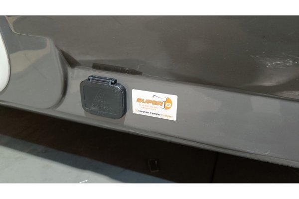 CamperTV compleet Wattstunde 200 watt klap zonnepaneel pakket met buiten aansluiting