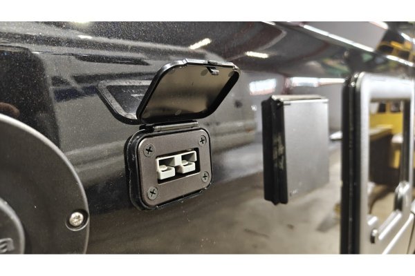 Wattstunde inbouw stekker met klepje voor zonnepaneel  (incl. vzkst)