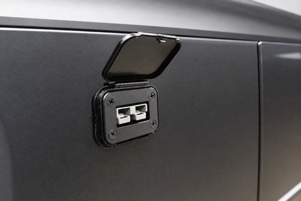 Anderson-buitenaansluiting voor mobiel zonnepaneel – inclusief MPPT en montage