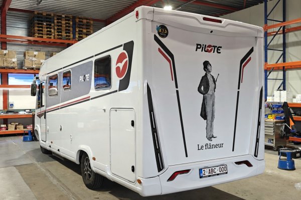 Pilote G720 FC uitgebreid met 300Ah lithium, 2000W omvormer en 360W zonne-energie