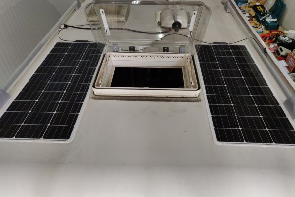 Adria Compact voorzien van zonnepanlen