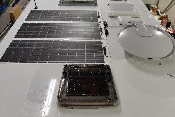Hymer T 588 SL - Zonnepanelen en SuperB Nomia 210 Amp