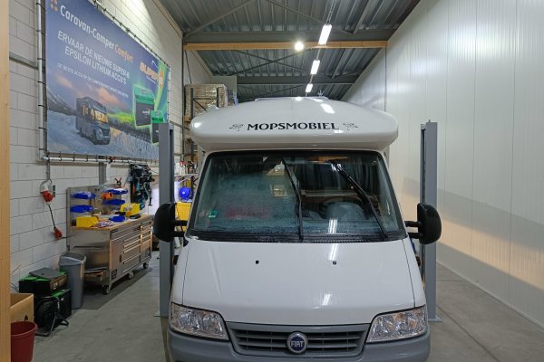 Klant uit België naar SuperB Nomia 340Ah 
